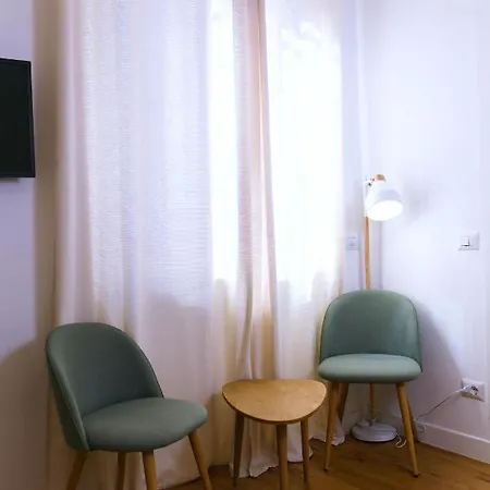 La Nocleg ze śniadaniem 3*